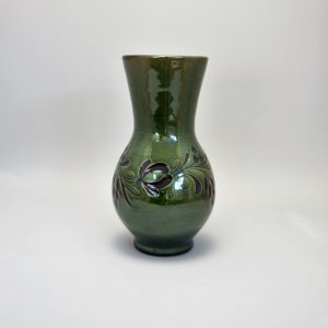 Bokály váza – zöld vésett