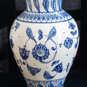 Váza kék “izniki” dekorral nagy