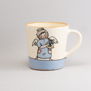 Színes angyalkás szűkülő falú kerámia bögre hárfa dekorral – 4 dl